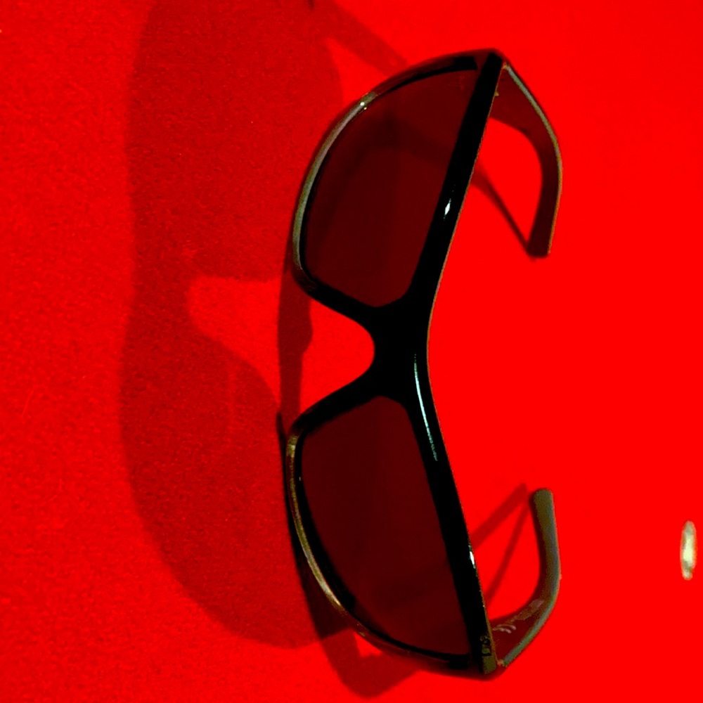 Worn less than 5 times, bought as a gift.